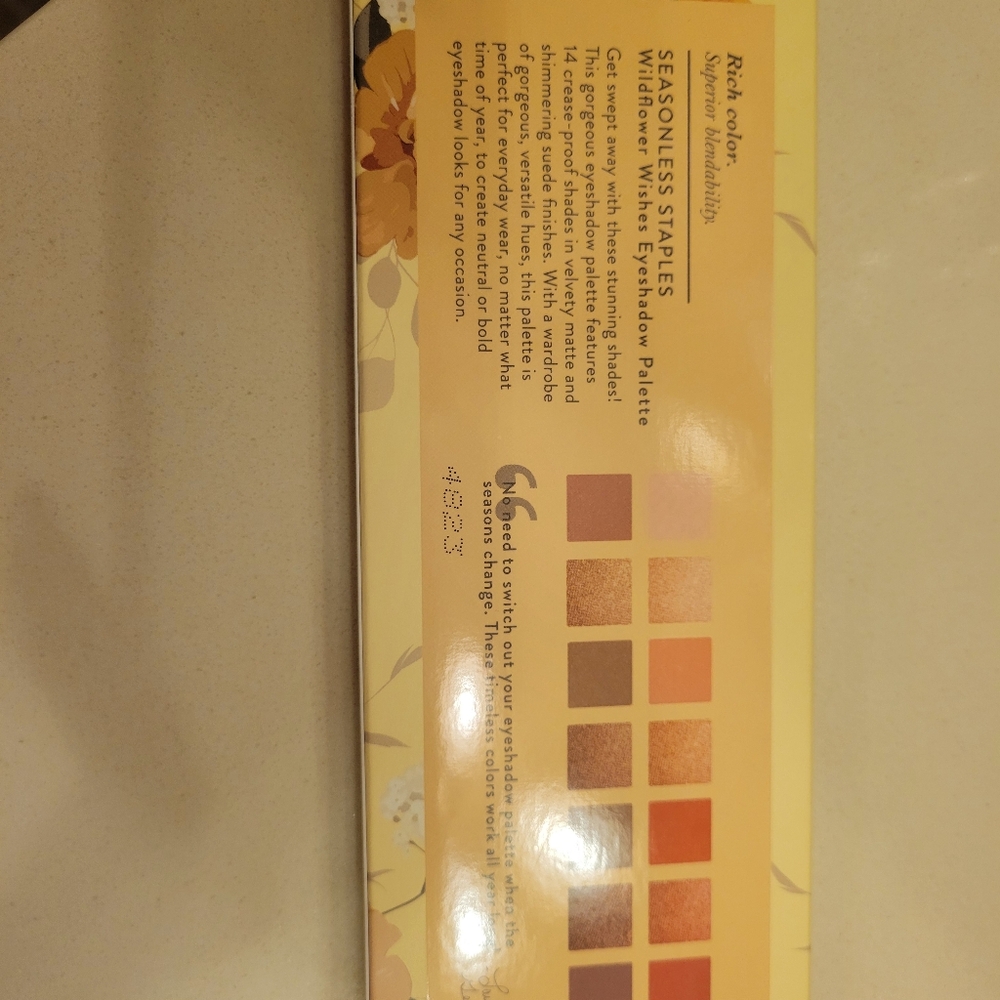 Eyeshadow - Picture 2 of 4